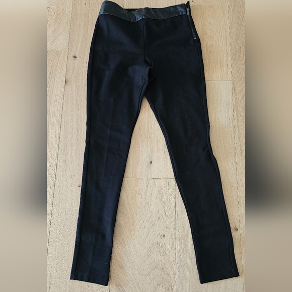 Romeo & Juliet Couture Black Leggings, Side Zipper Closure Size Small - Picture 1 of 5